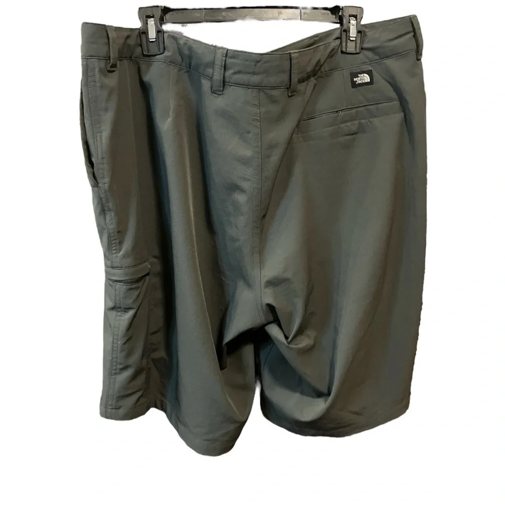 The North Face Gray Cargo Hiking Shorts Size 38